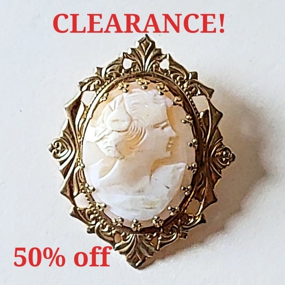 Vintage Jewelry - VINTAGE SHELL CAMEO PIN BROOCH - GOLDTONE ART DECO STYLE FRAME